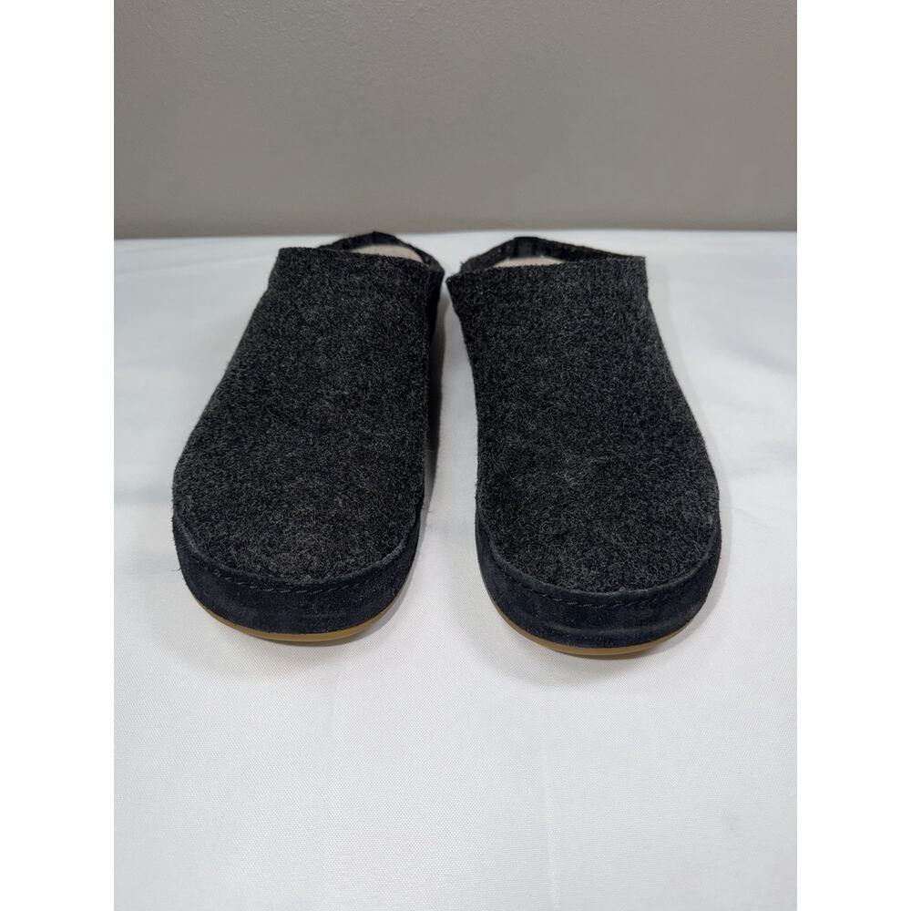 OluKai Men's Hamani Hulu Slippers Slip On Mules Sz 9 Gray Black Sheep Fur Lined